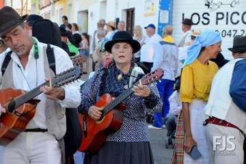 Alegre y participativa romería en El Ejido (Foto FJ Santana y TF)